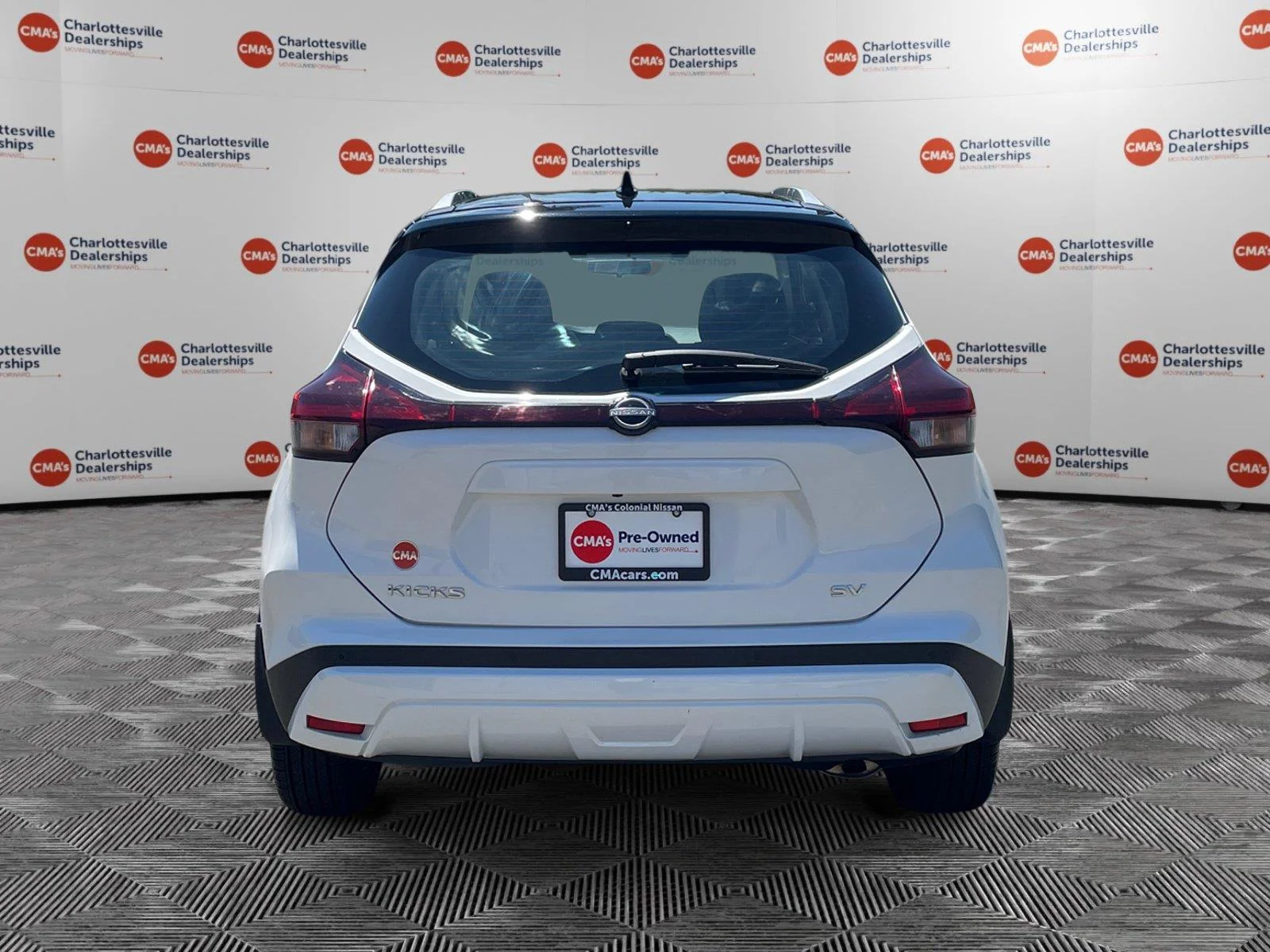 Used 2023 Aspen White Tricoat/Super Black Nissan SV image 4