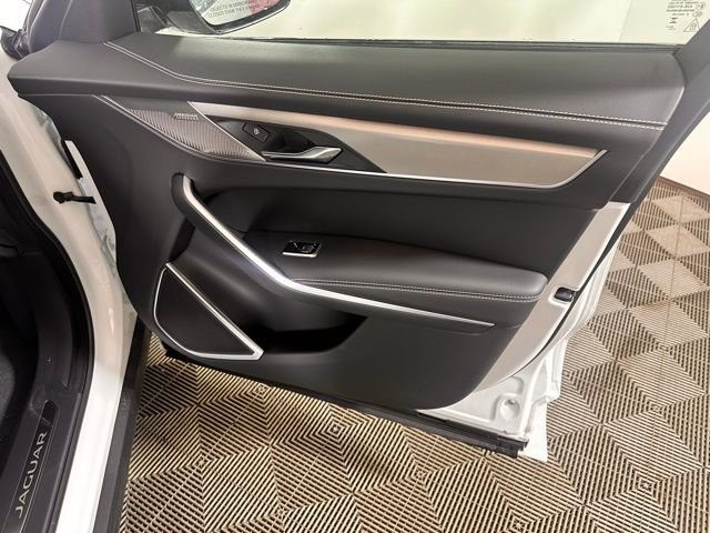 2026 Jaguar F-Pace R-Dynamic S - Photo 19