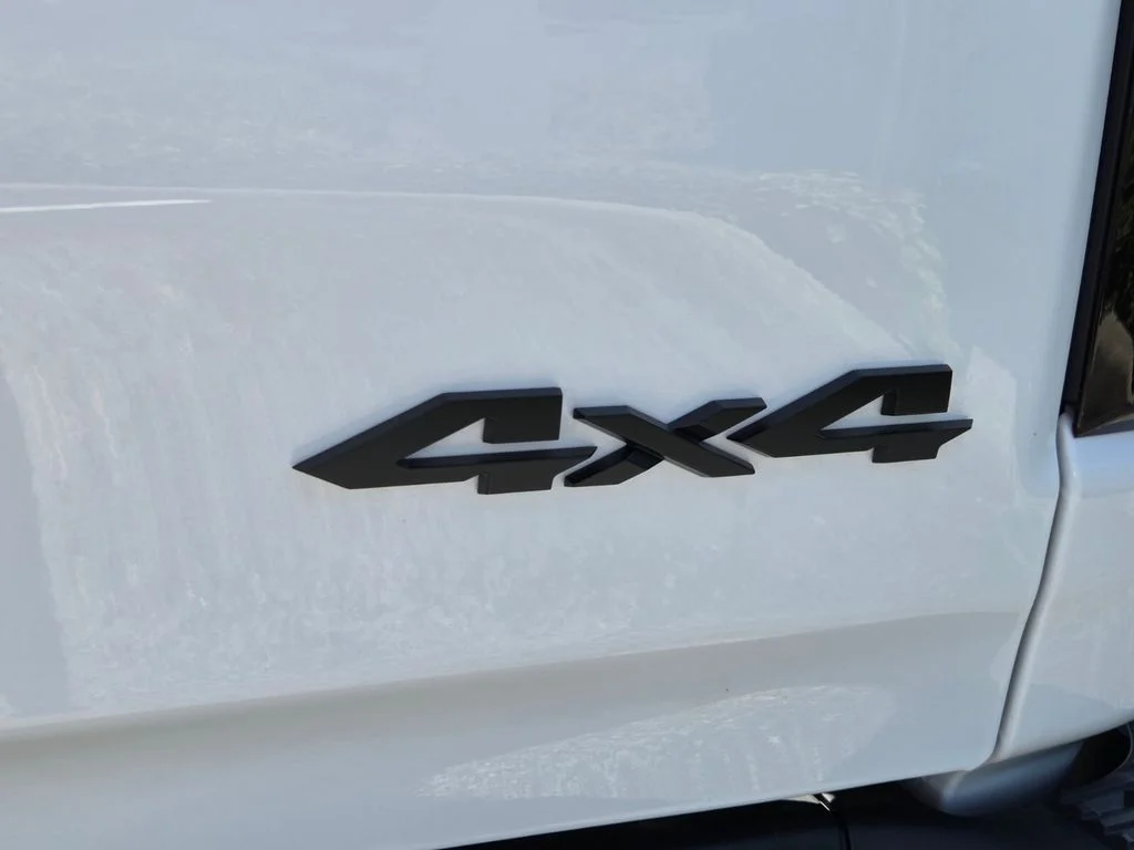 New 2026 Bright White Clear-Coat Exterior Paint RAM Laramie image 11
