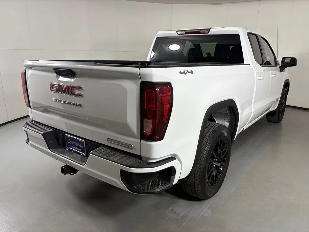 Used 2023 White GMC Elevation image 10