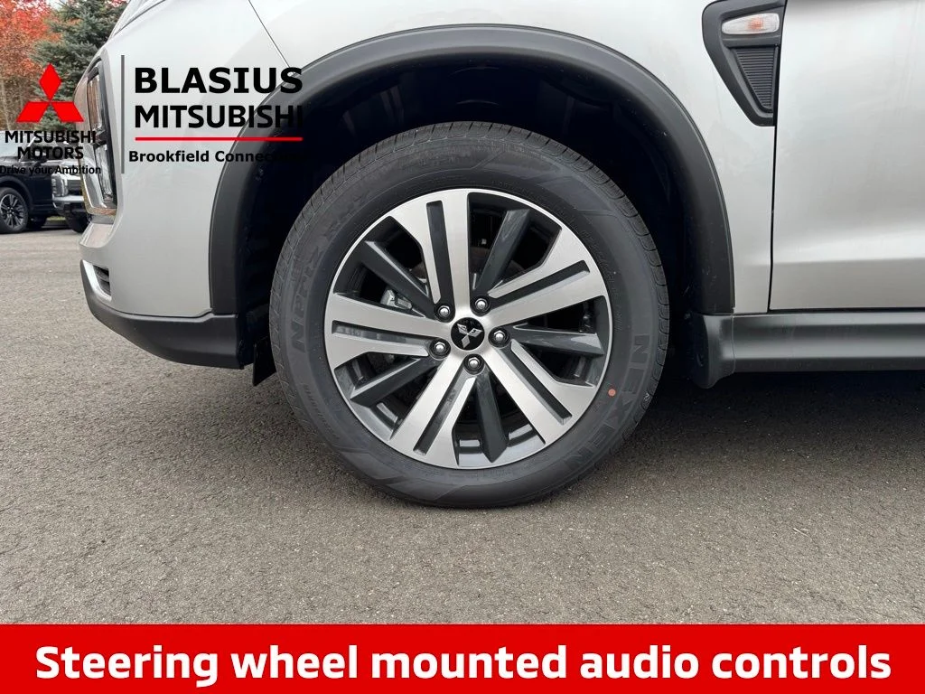 New 2025 Silver Mitsubishi 2.0 ES image 7