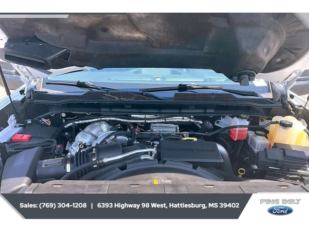 Used 2022 Iridescent Pearl Tricoat Chevrolet LTZ image 10