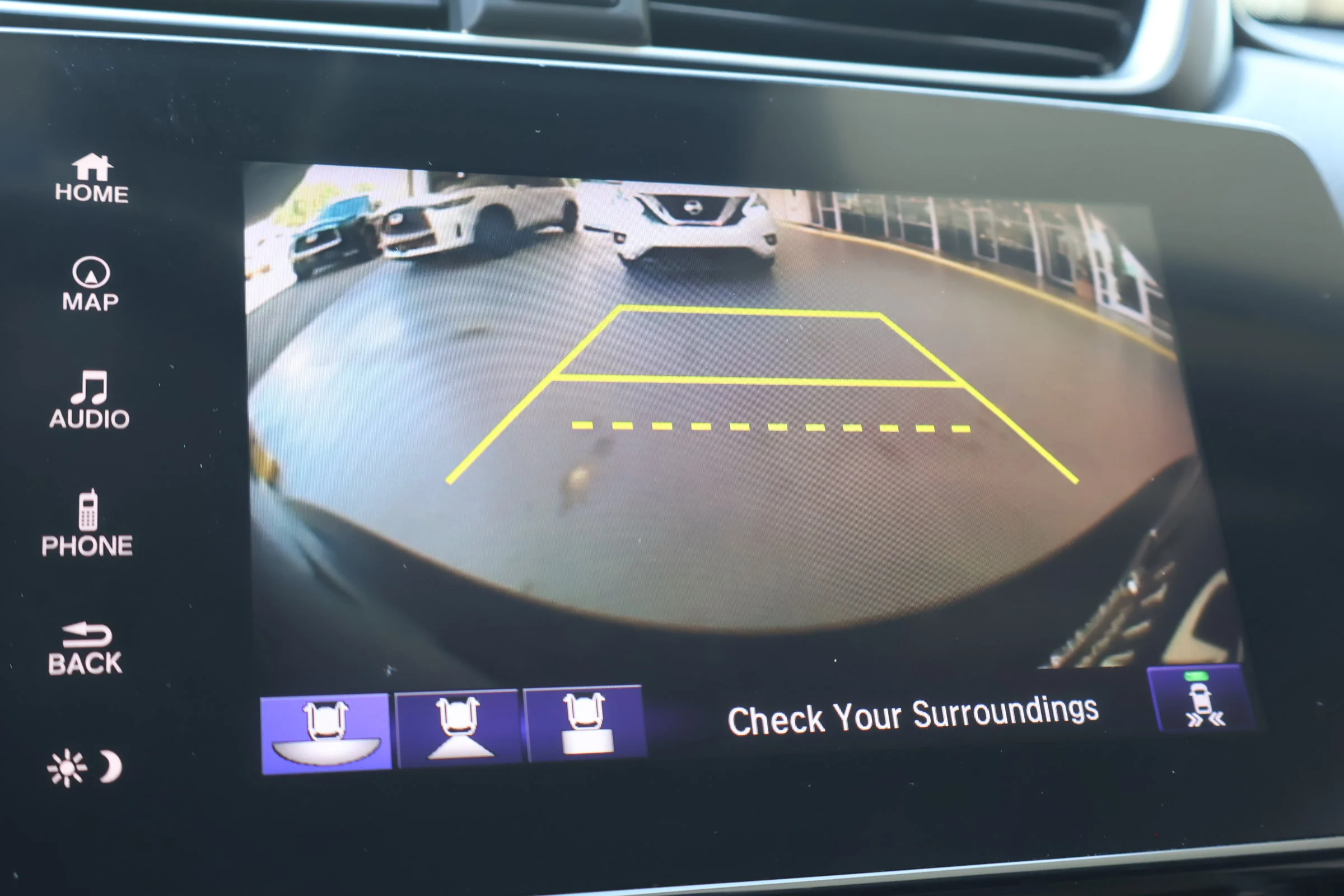 Used 2018 Modern Steel Metallic Honda Touring image 4