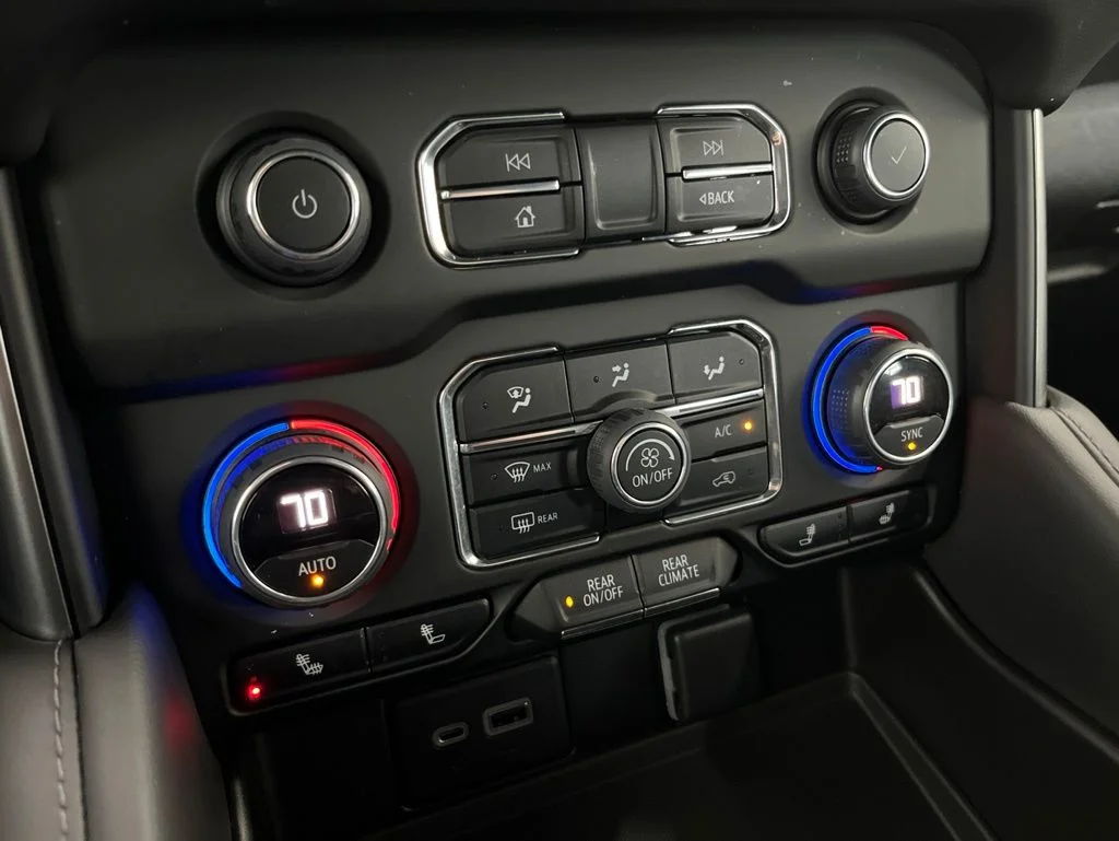 Used 2022 White Chevrolet Z71 image 13