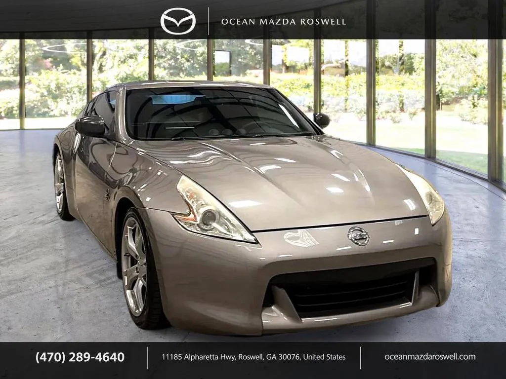 Used 2009 Gray Nissan Touring image 3