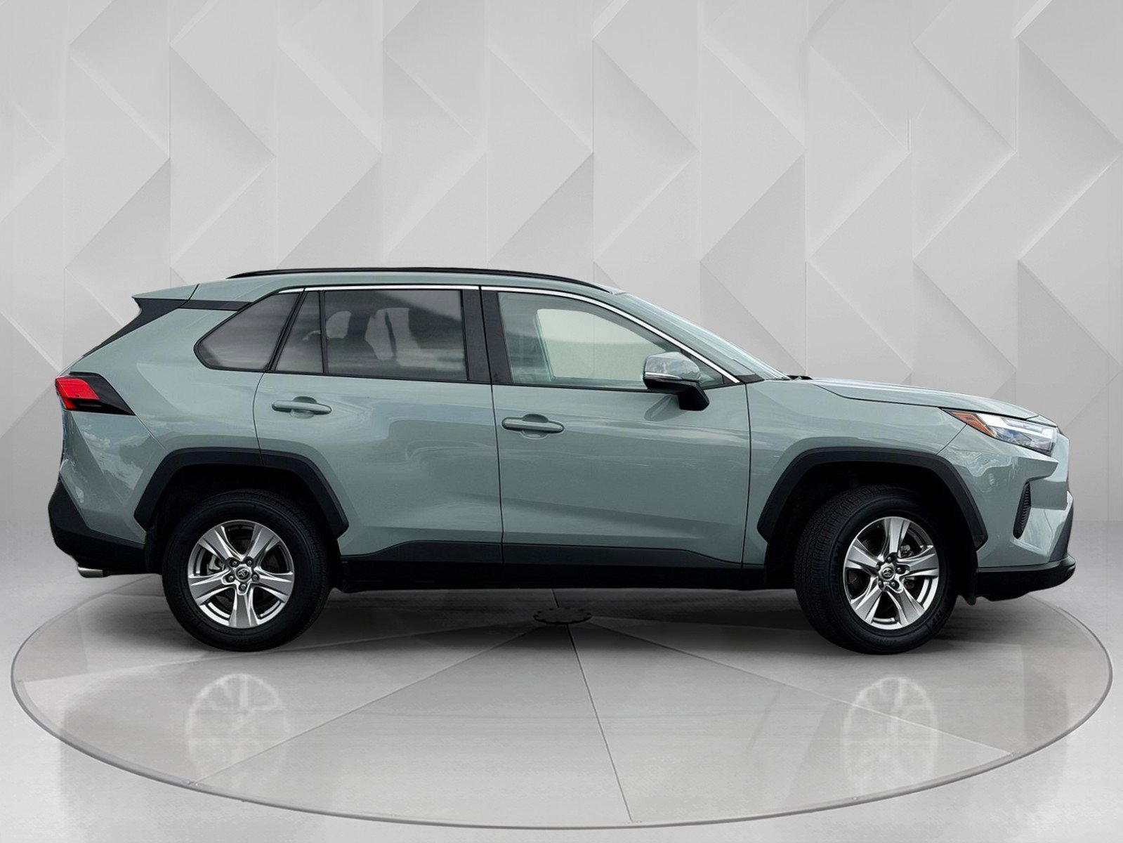 Used 2022 Lunar Rock Toyota XLE image 7