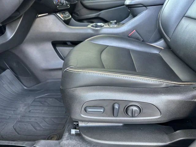 Certified Used 2022 White GMC AT4 image 13
