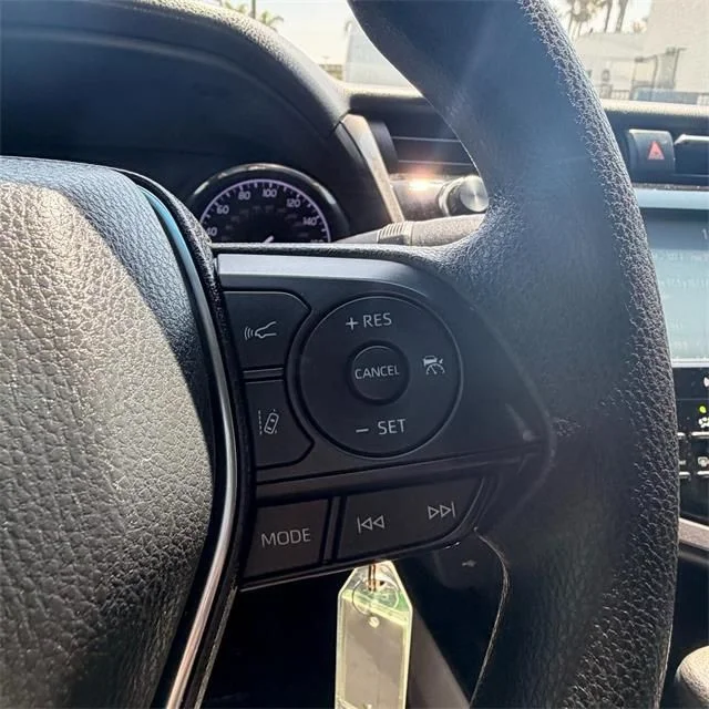 Used 2020 White Toyota LE image 20