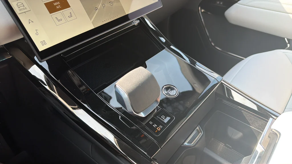 New 2026 Black Land Rover SE image 23