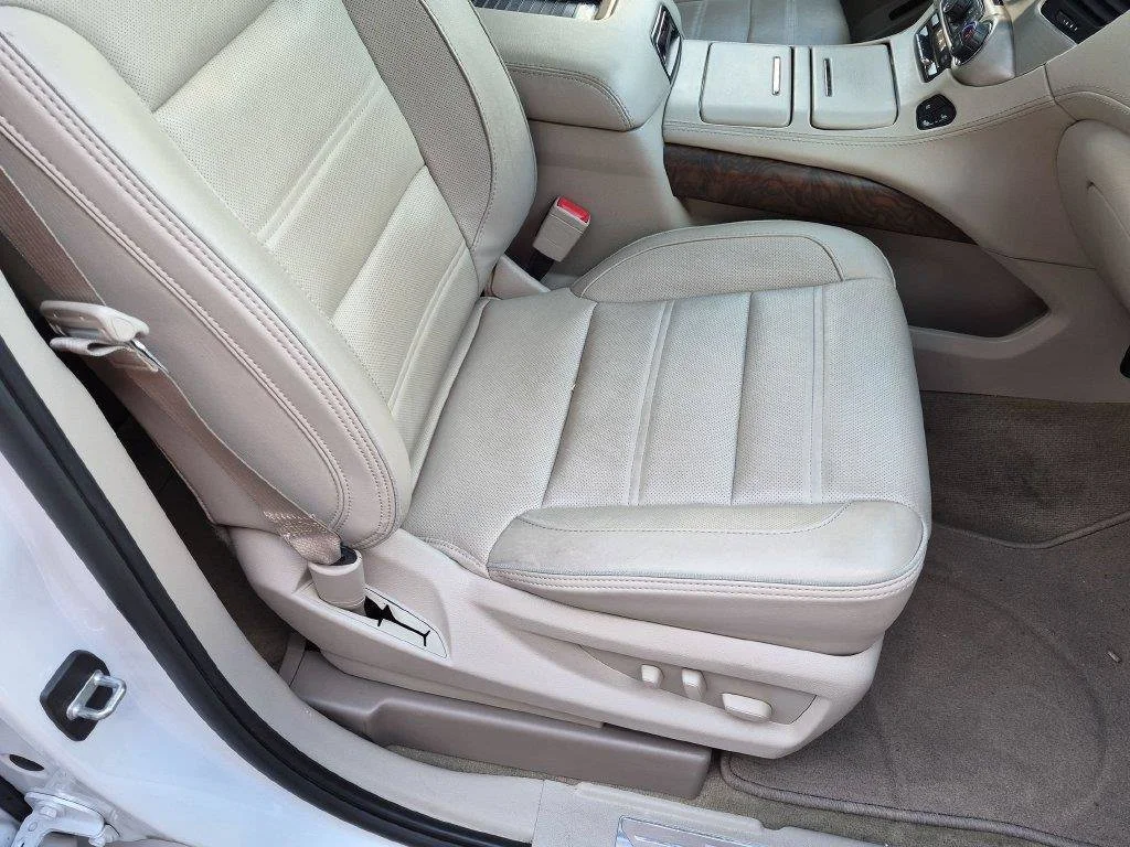 Used 2018 White GMC Denali image 36