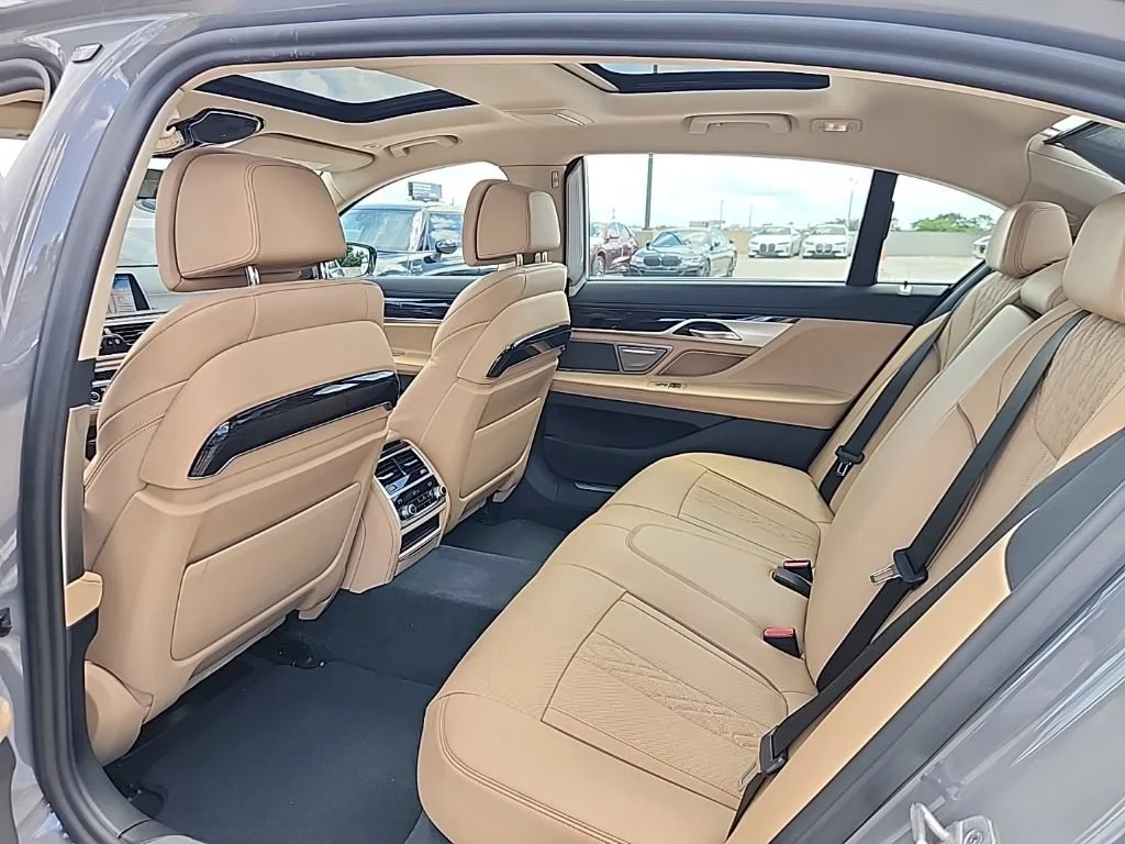 Used 2022 Bernina Grey Amber Effect Metallic BMW 740i image 3