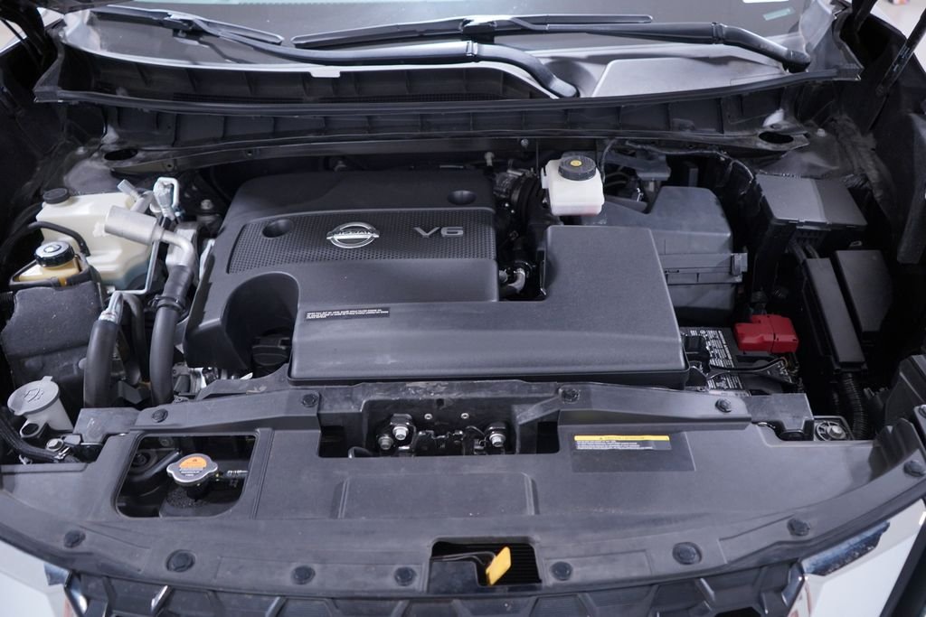 Used 2022 Almond Pearl Nissan Platinum image 24