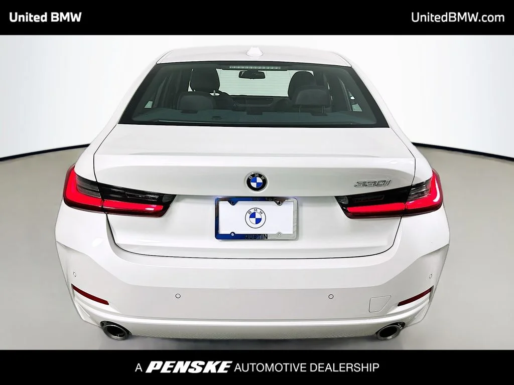 2025 BMW 3 Series 330i - Photo 6