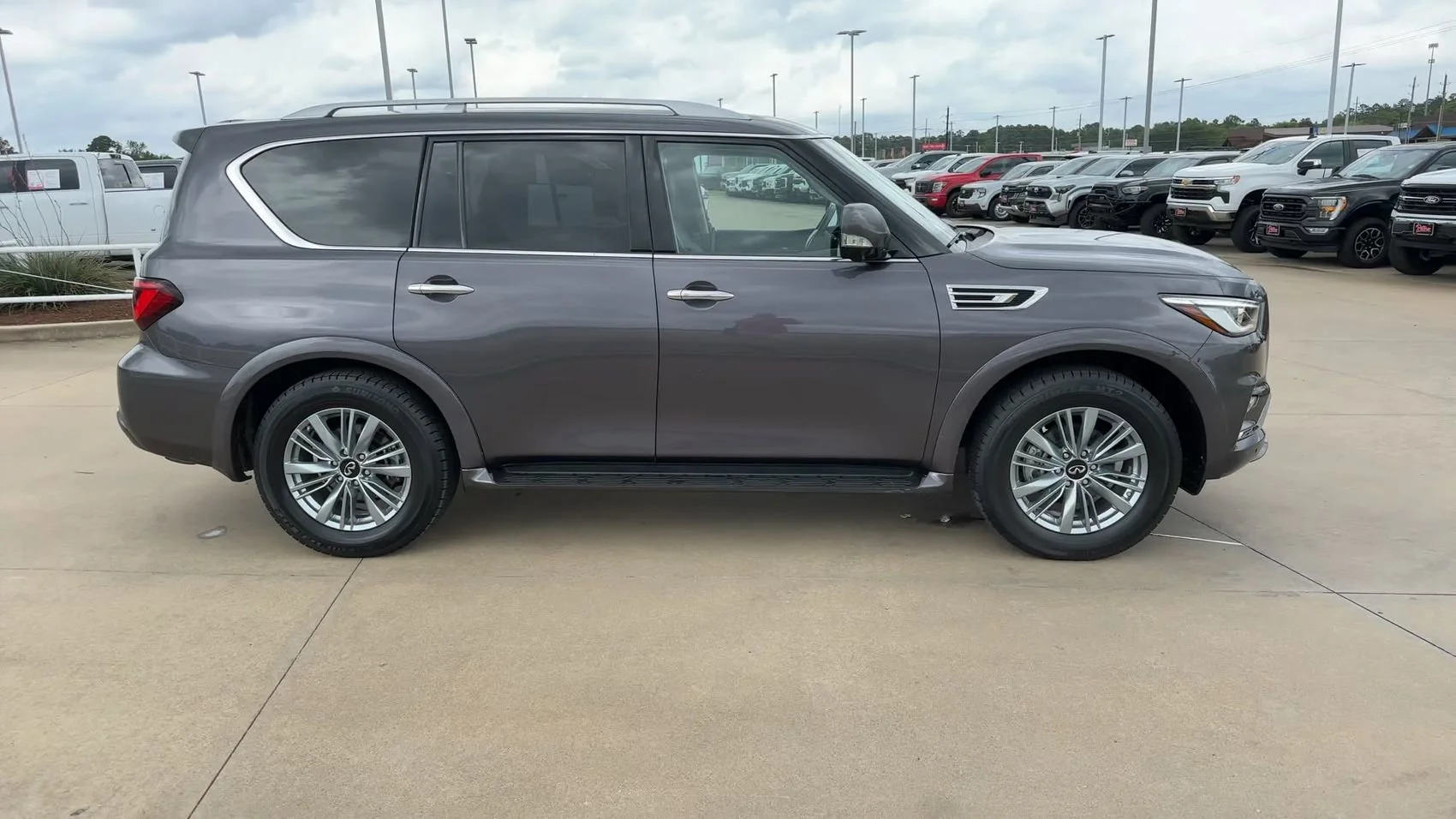 Used 2024 Anthracite Gray INFINITI LUXE image 2