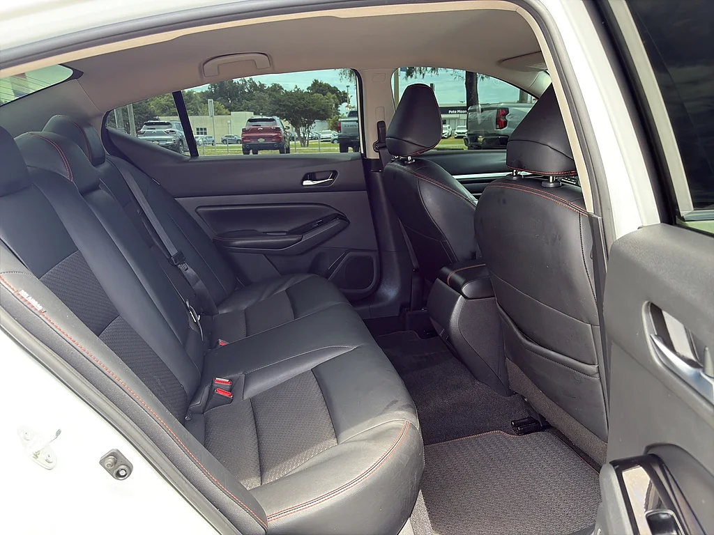 Used 2024 WHITE Nissan  image 17