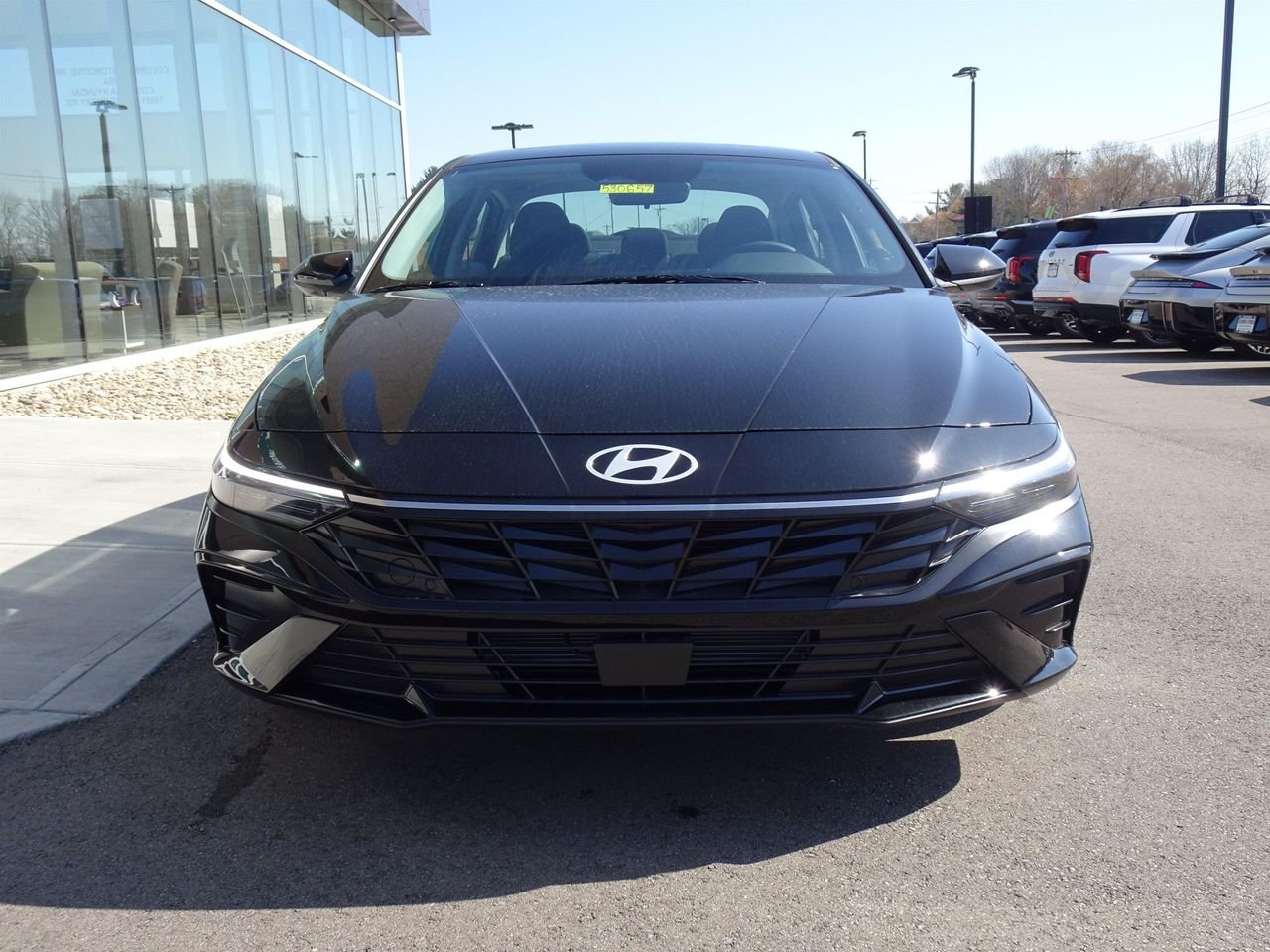 New 2025 Black Hyundai SEL Convenience image 8