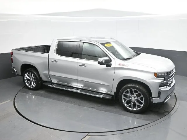 Used 2022 SILVER ICE METALLIC Chevrolet LTZ image 15