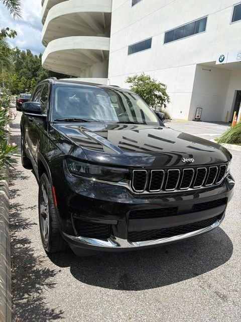 Used 2021 Diamond Black Jeep Limited image 2