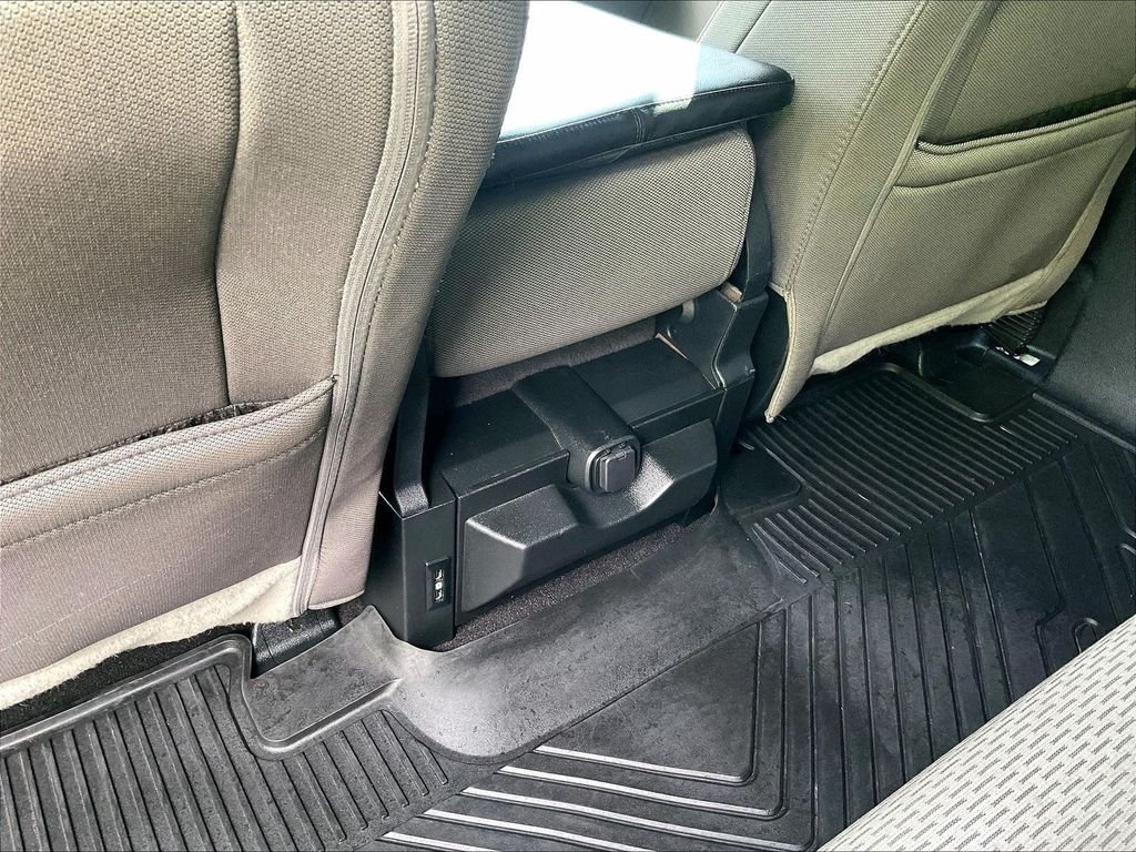 Used 2020 Black Ford XLT image 28