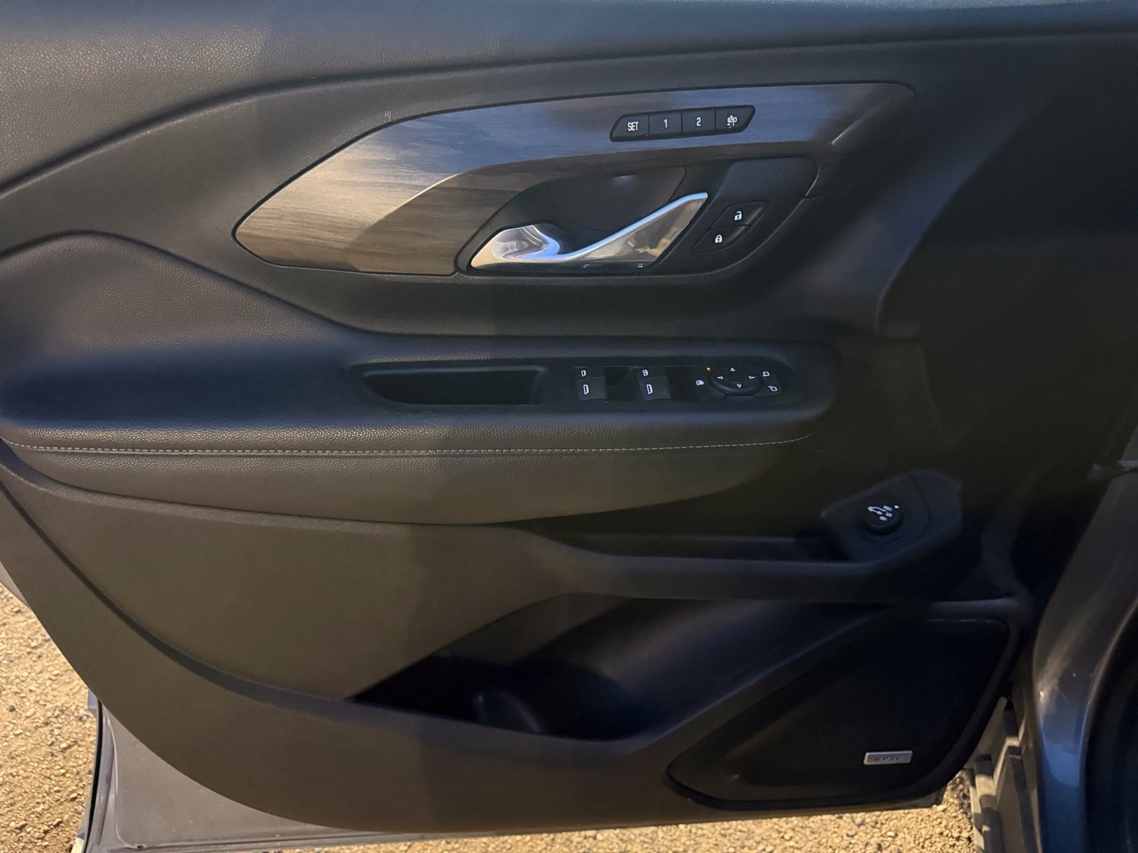 Used 2018 Gray GMC Denali image 12