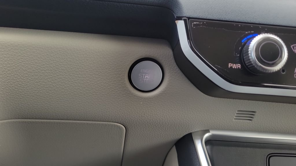 New 2026 Snow White Pearl Kia EX image 24