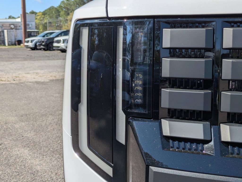 New 2027 Glacial White Pearl Kia X-PRO SX image 10