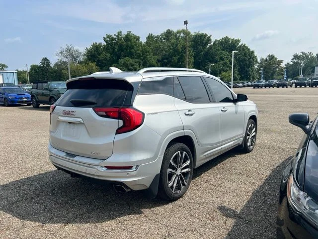 Used 2019 Silver GMC Denali image 8
