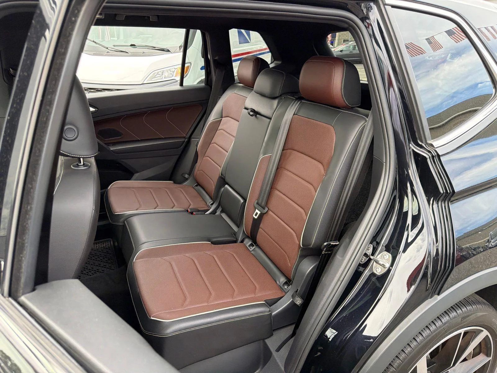 2024 Volkswagen Tiguan SEL R-LINE - Photo 29