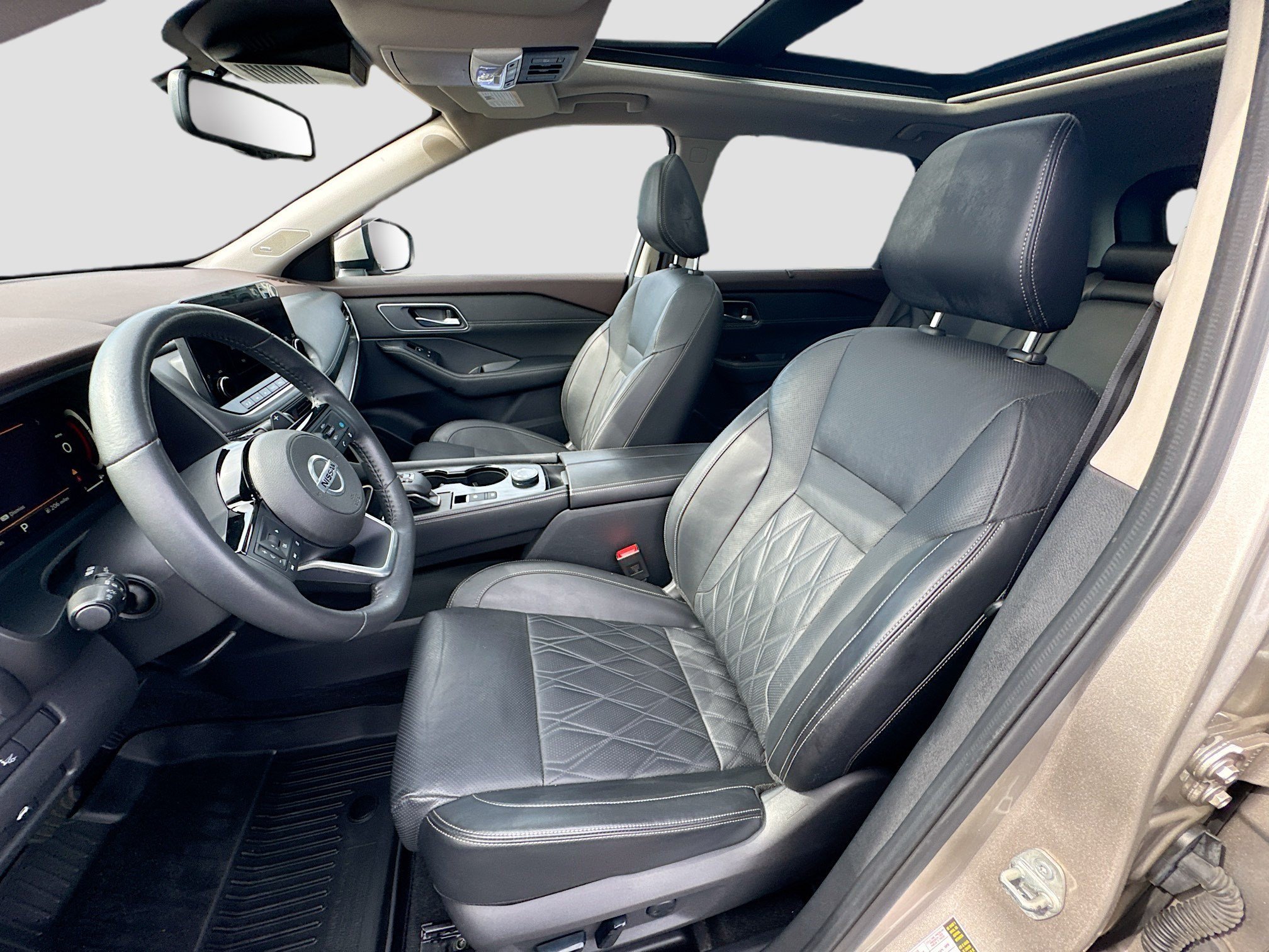Used 2021 Champagne Silver Metallic Nissan Platinum image 21