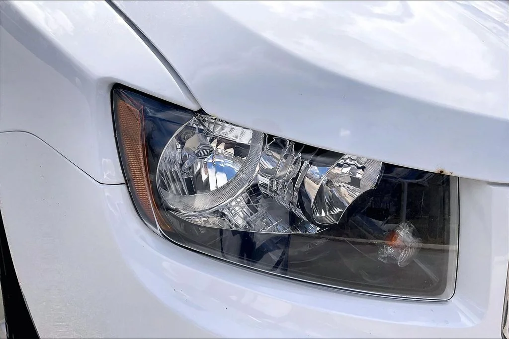 Used 2016 White Jeep Latitude image 25