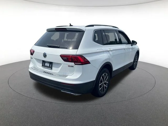 Used 2019 White Volkswagen 2.0T SE image 6