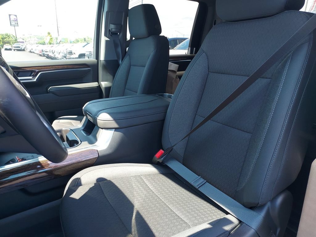 New 2026 Onyx Black GMC SLE image 17