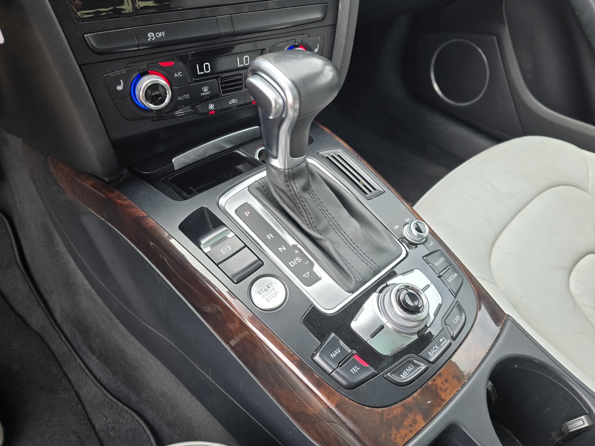 Used 2016 Moonlight Blue Metallic Audi Premium Plus image 21