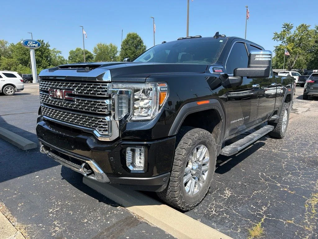 Used 2023 Black GMC Denali image 2