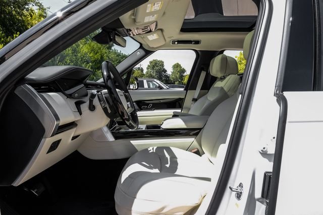 2026 Land Rover Range Rover 4