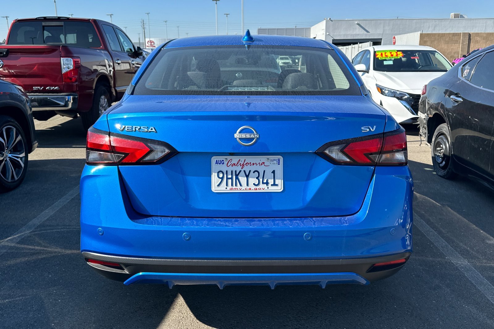 2023 Nissan Versa SV photo 4