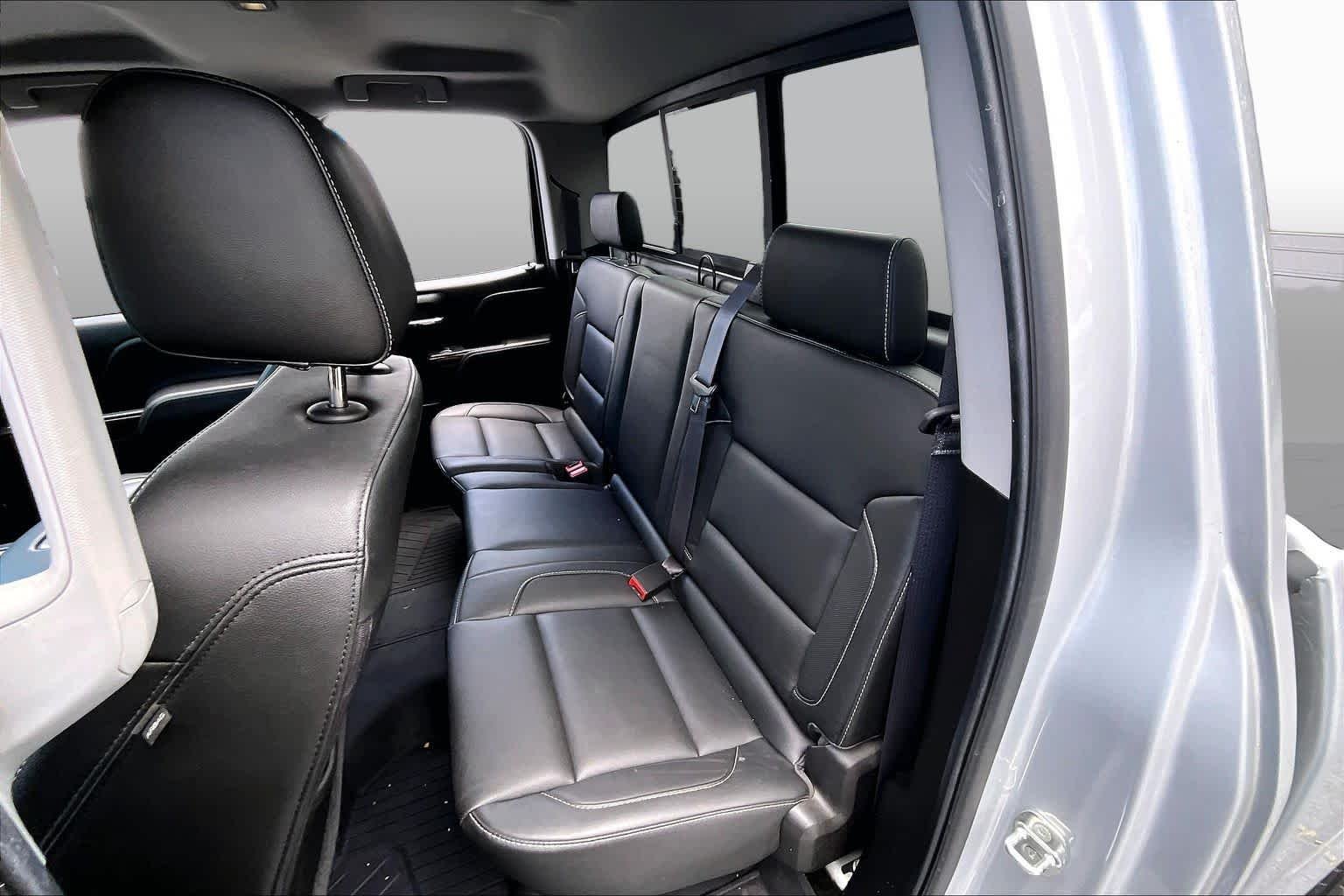 Used 2017 Quicksilver Metallic GMC SLT image 21