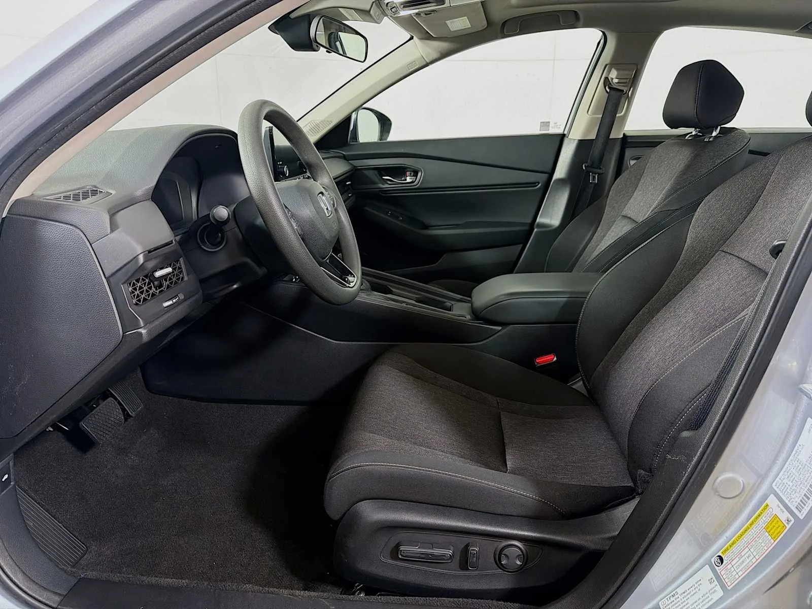 Used 2023 Lunar Silver Metallic Honda EX image 18