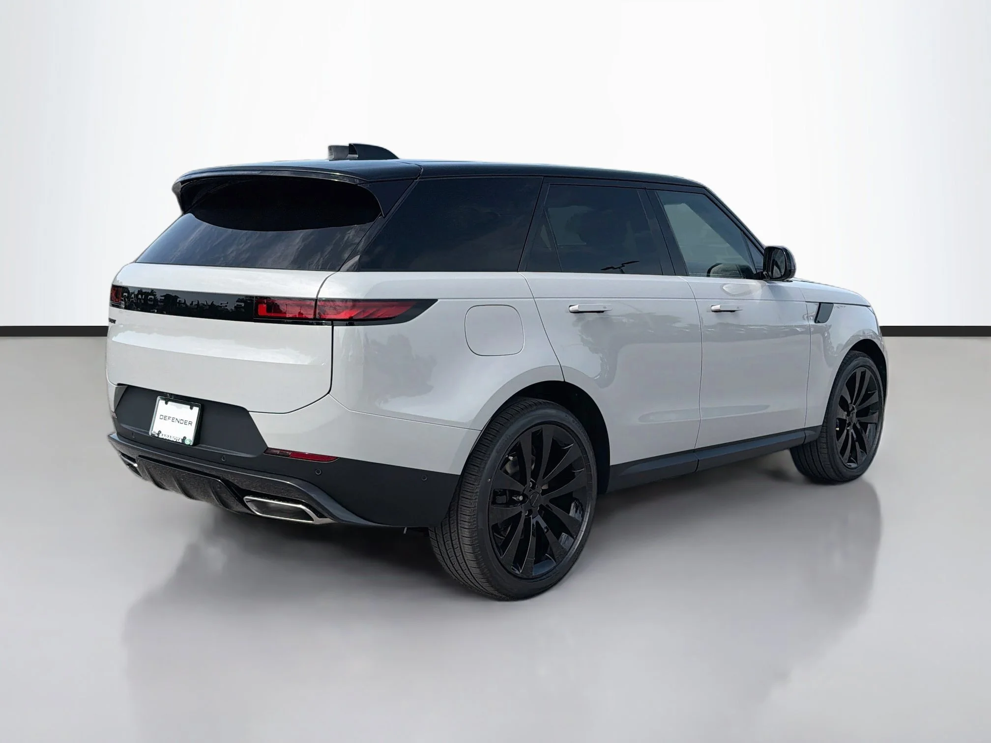 New 2026 Borasco Grey Land Rover SE image 5