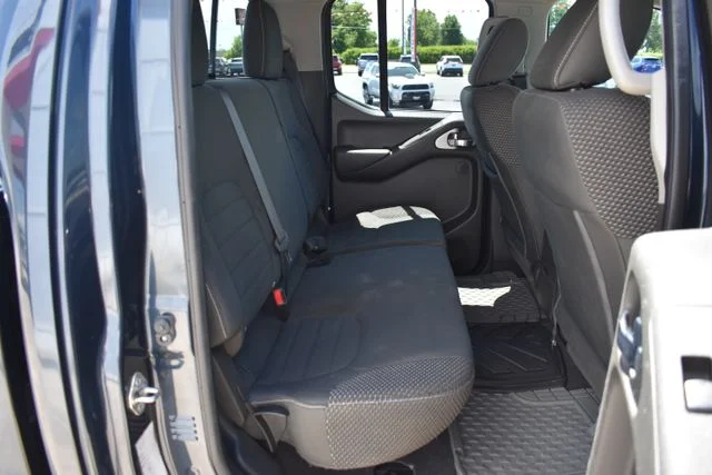 Used 2019 Blue Nissan PRO-4X image 17