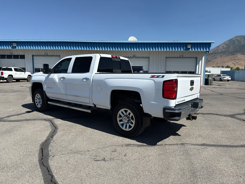 Used 2016 SUMMIT WHITE Chevrolet LTZ image 3