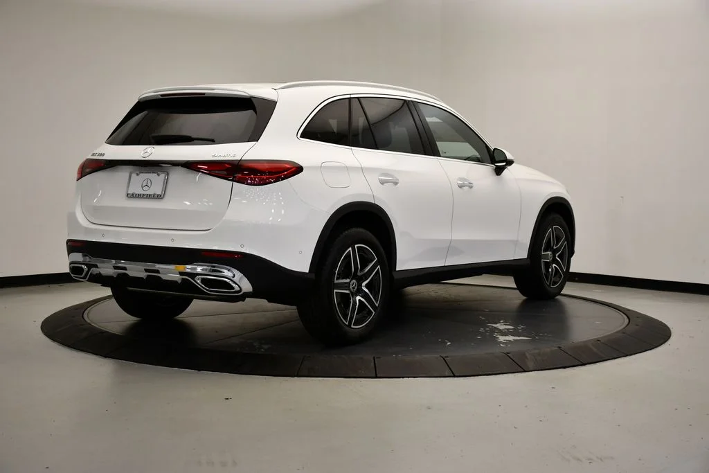 Certified Used 2026 Polar White Mercedes-Benz GLC 300 image 5