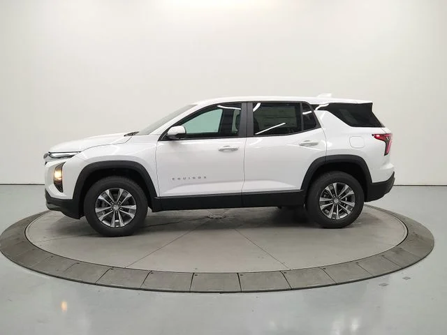 New 2027 White Chevrolet LT image 5