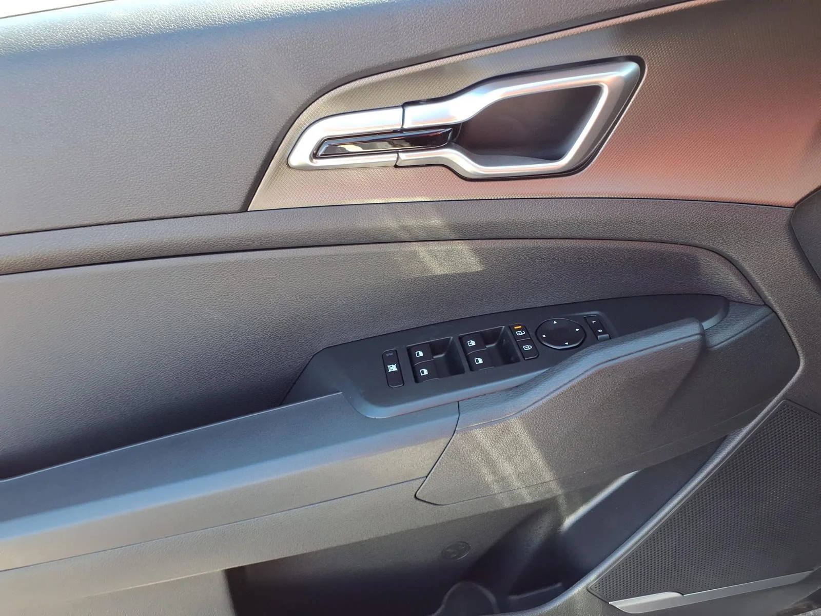 New 2026 Glacial White Pearl Kia LX image 12