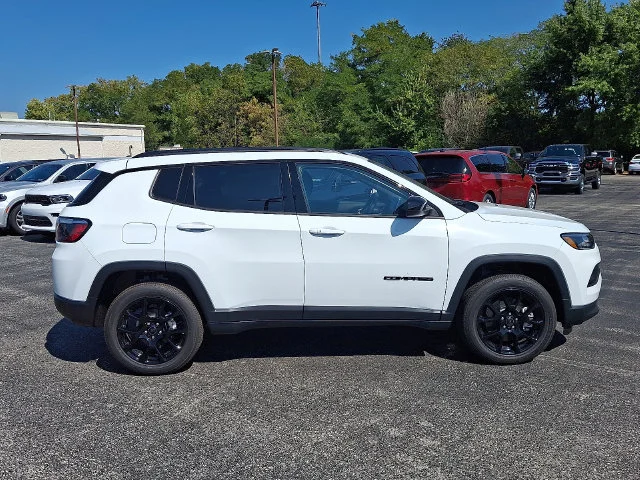 New 2025 White Jeep Latitude image 9