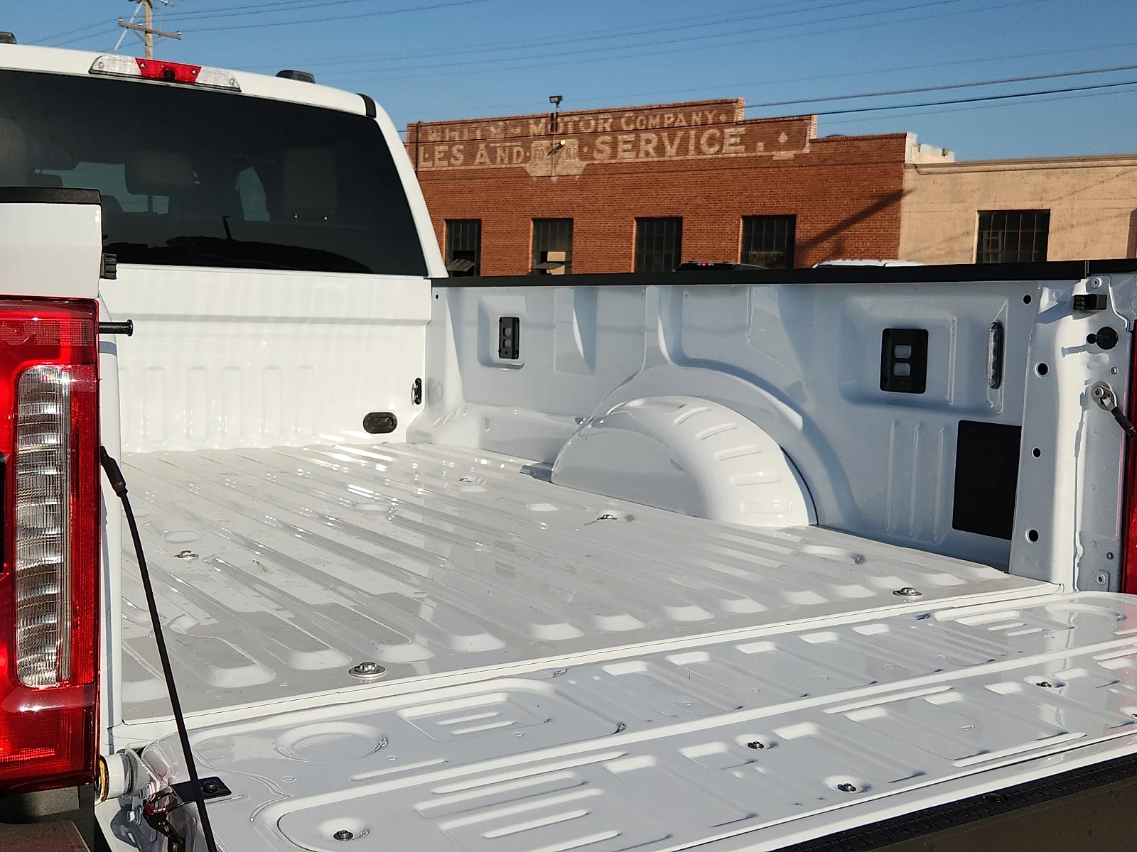 New 2026 Oxford White Ford Lariat image 12
