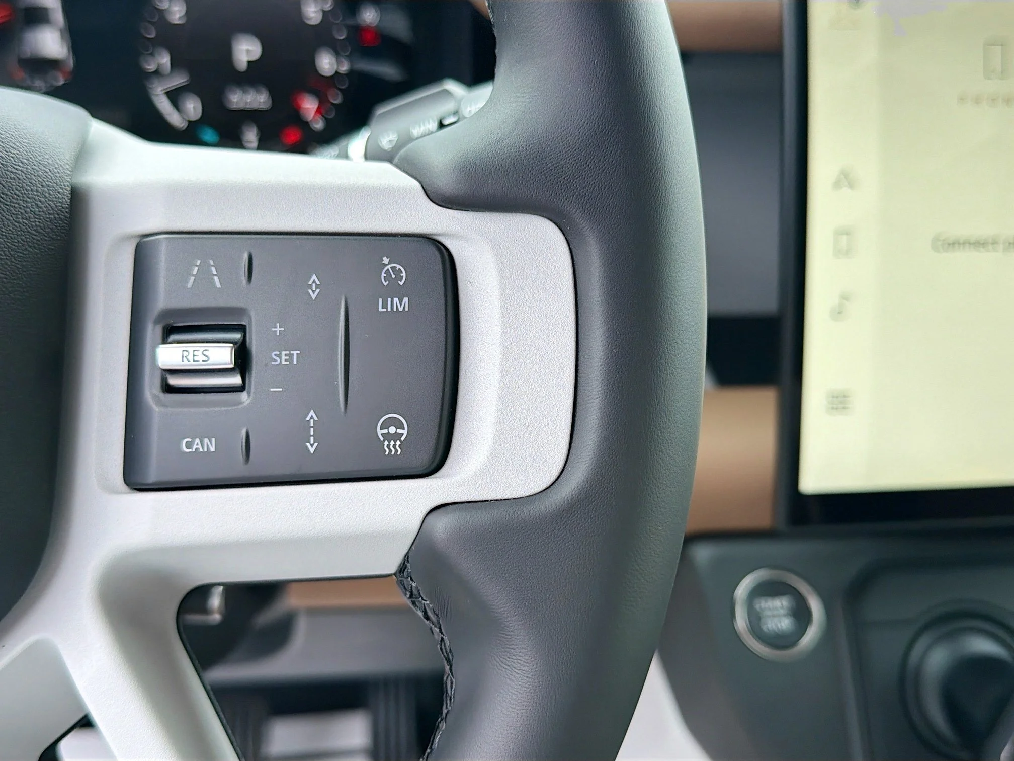 New 2026 Fuji White Land Rover X-Dynamic SE image 38