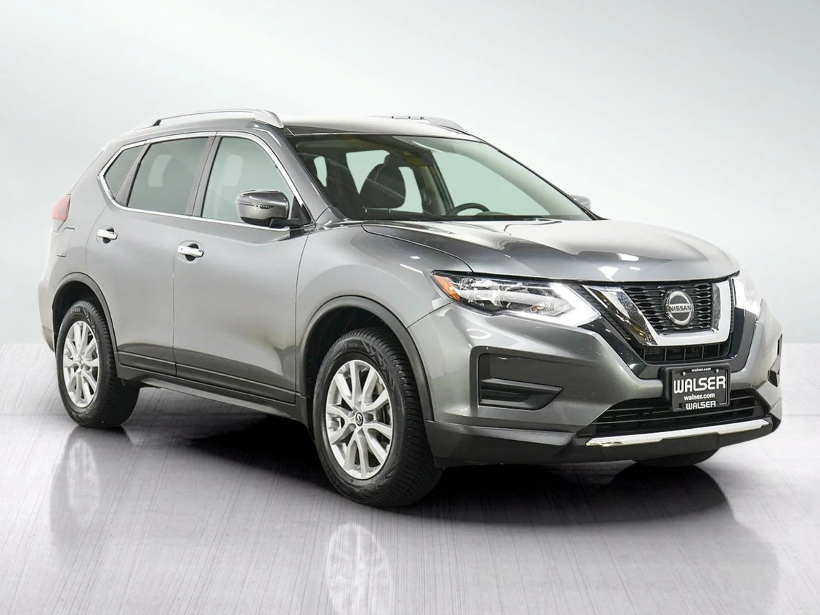 Used 2020 Gun Metallic Nissan SV image 7