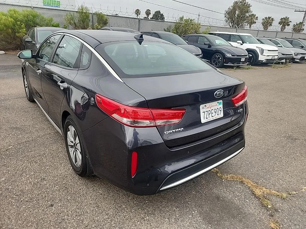 Used 2017 Gray Kia Base image 10