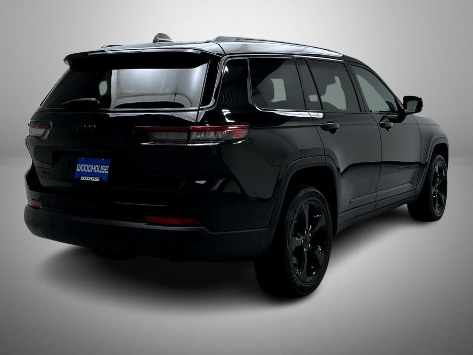 Used 2023 Black Jeep Altitude image 5